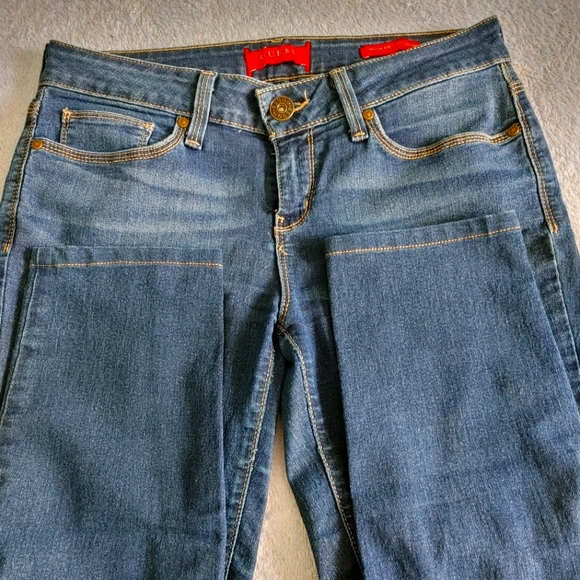 *SOLD* GUESS Jeans - Picture 1 of 6